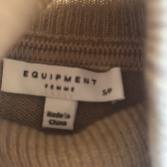 Equipment Femme Cashmere Turtleneck - Picture 4 of 7